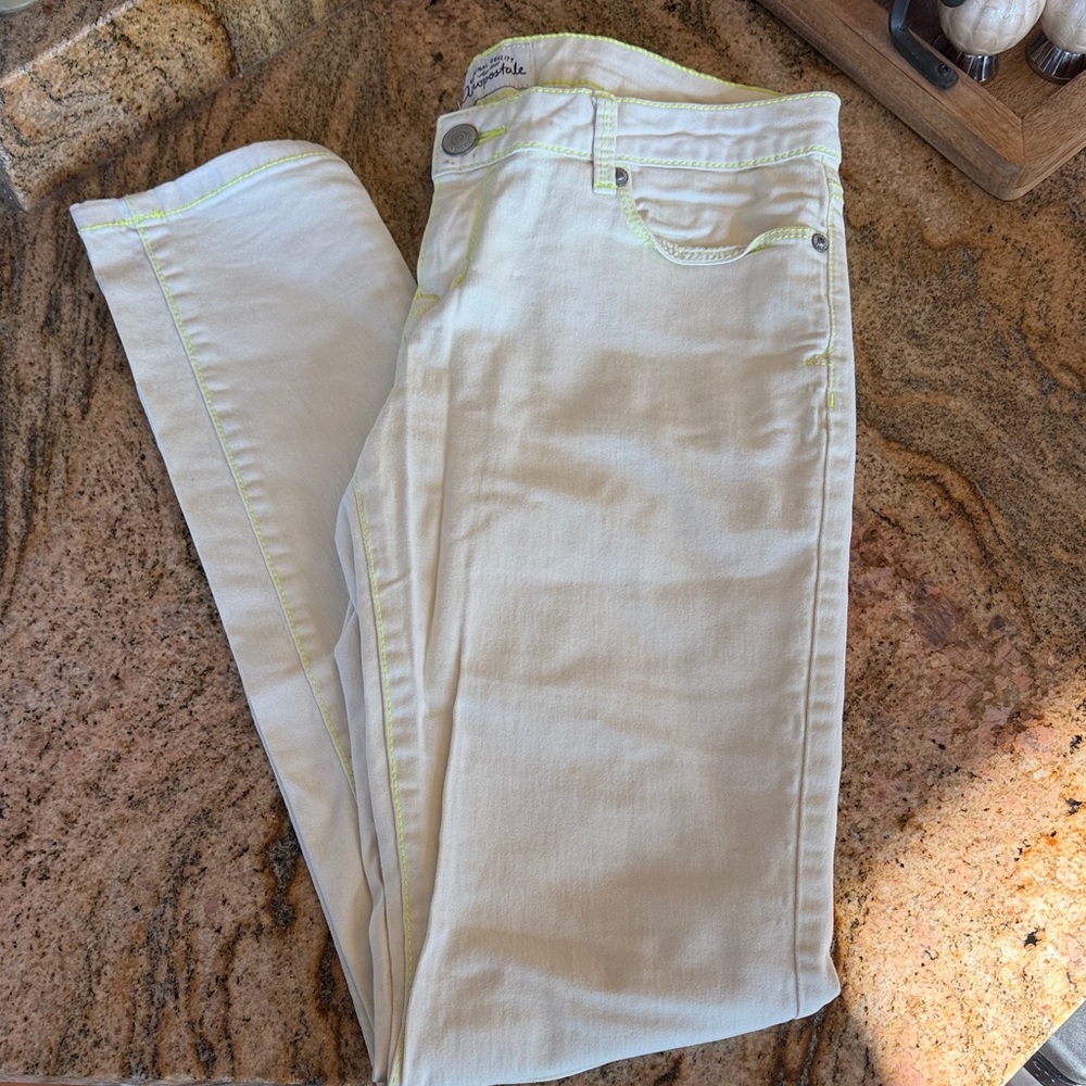 Women's Lime Green Aeropostale Skinny Jeans